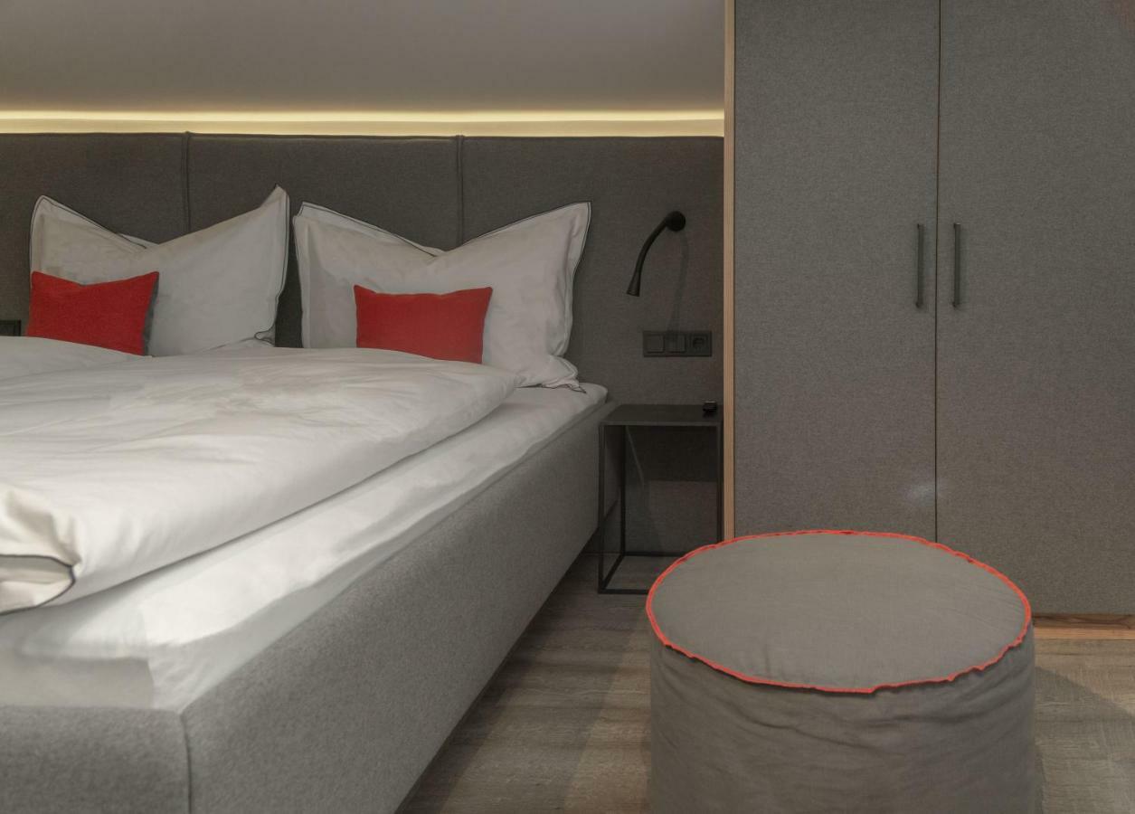Appartements Erwin & Eleonore Huettl - Penthouse นอยเคียร์เชน อัม โกรสเวเนดิเกอร์ ภายนอก รูปภาพ