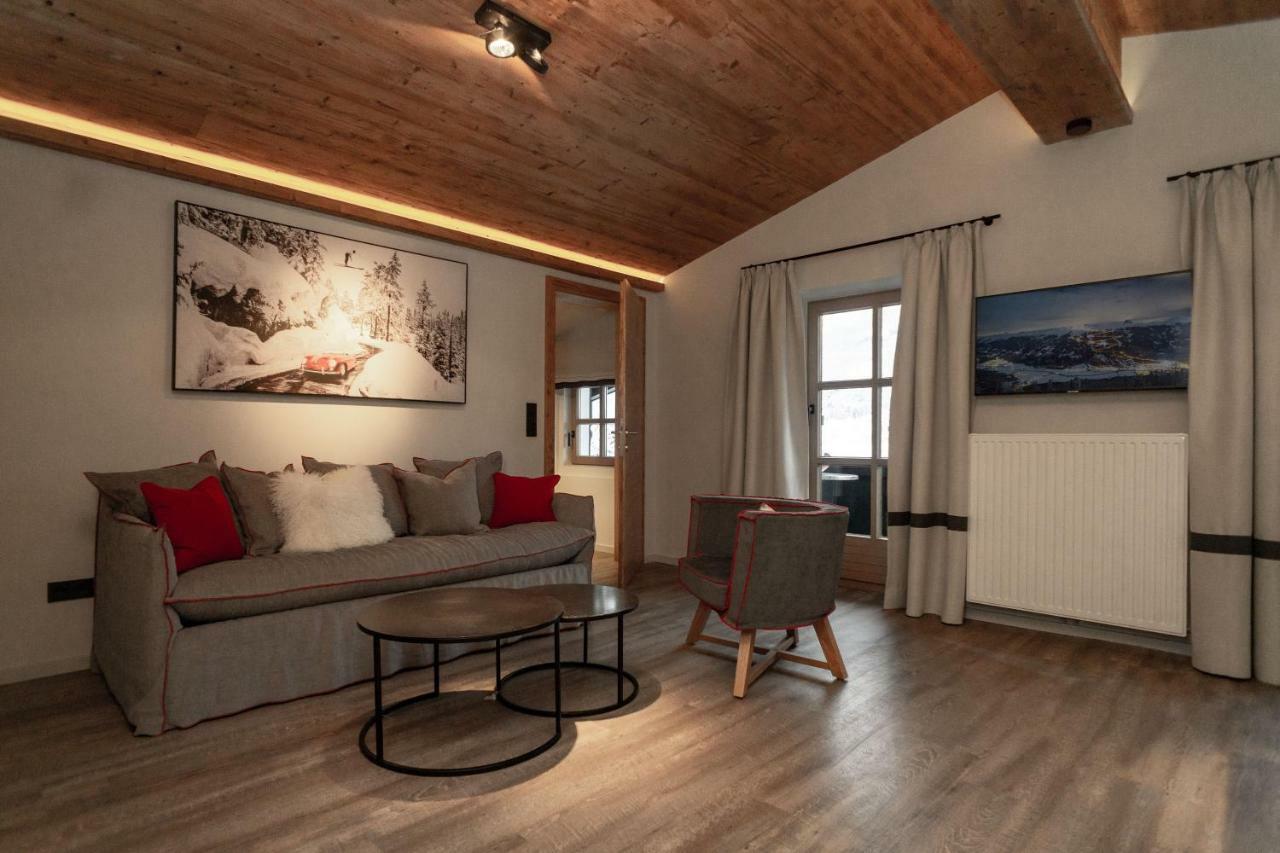 Appartements Erwin & Eleonore Huettl - Penthouse นอยเคียร์เชน อัม โกรสเวเนดิเกอร์ ภายนอก รูปภาพ